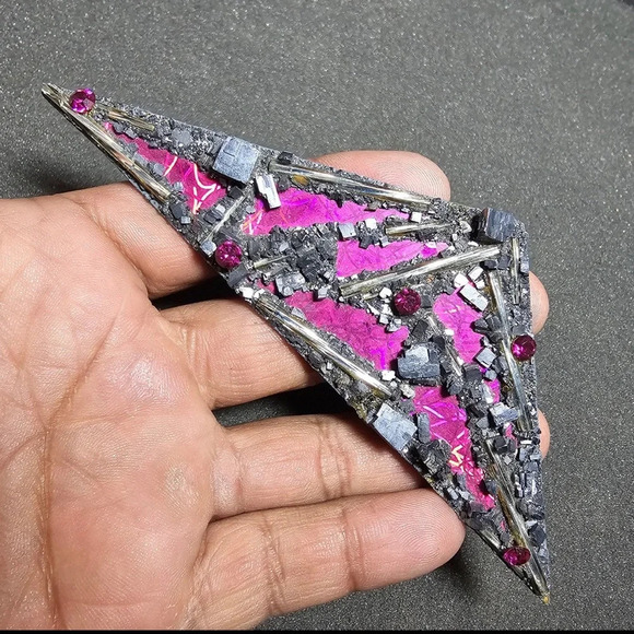 Abstartct Hand Made Artist Signed Artistic Brooch Pin Pink And Gray Triangular - Picture 1 of 11